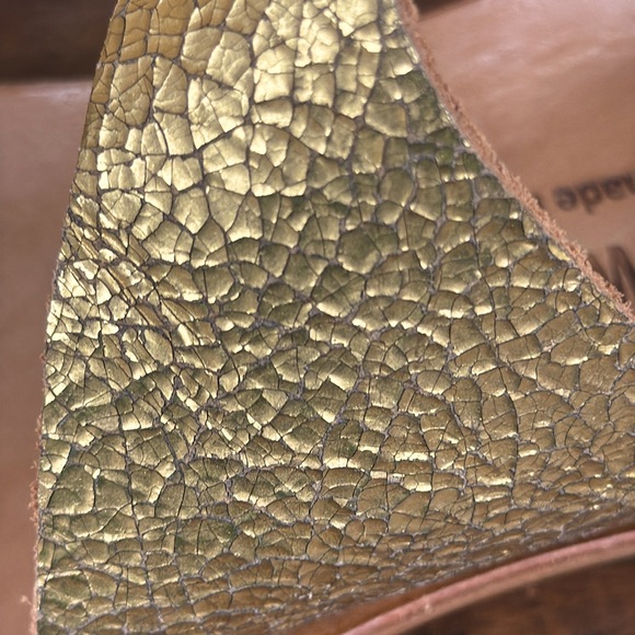 Cydwoq classic Hillary Sandals in crackled gold finish. 
New! - Picture 3 of 6